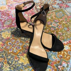 Banana Republic black strappy heels 🖤